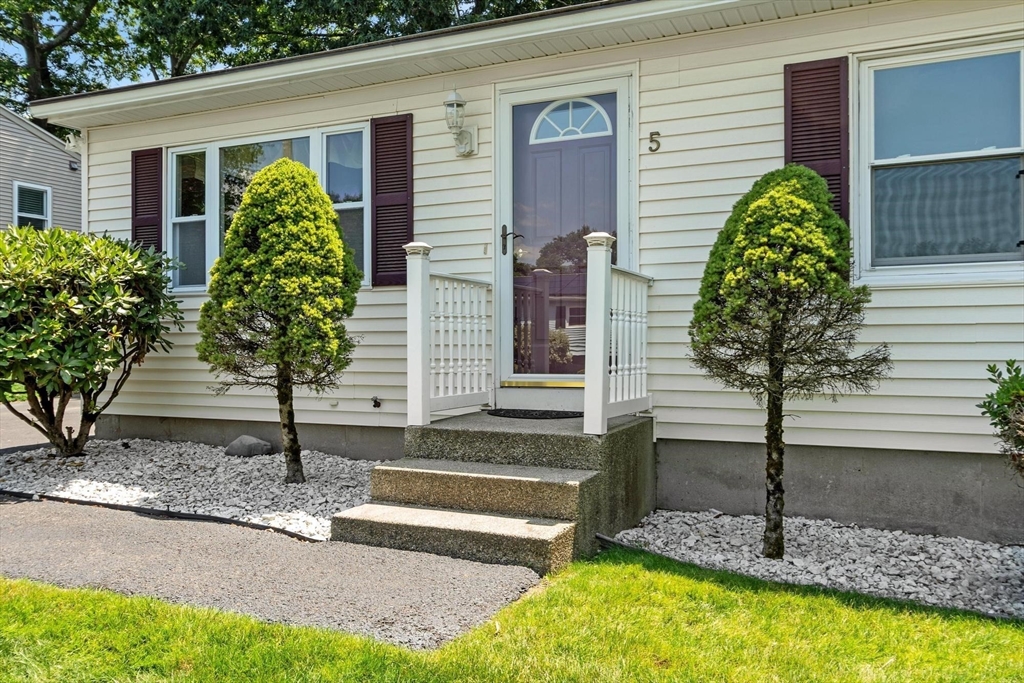 5 Aspen Road, Springfield, MA 01128 — photo 2