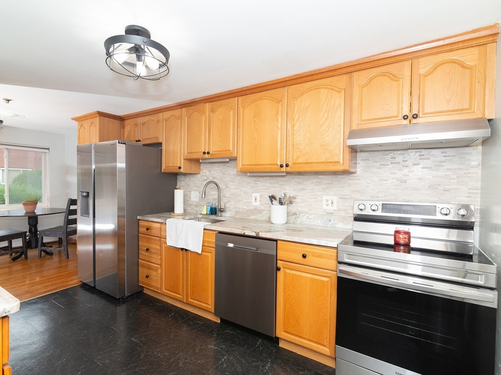 702 Main Street E, Millis, MA 02054 — photo 2