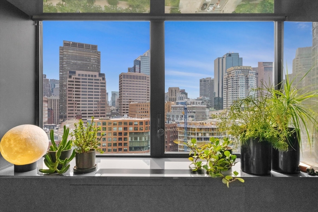 65 East India Row #16B — photo