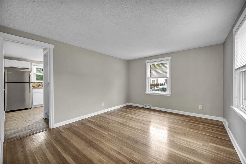 118 Pilgrim Road, Springfield, MA 01118 — photo 3