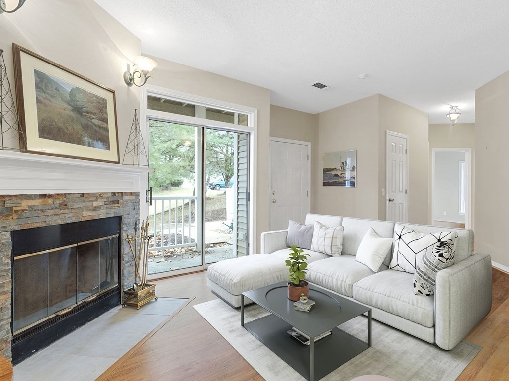 47 Bradford Commons Ln #47 — photo