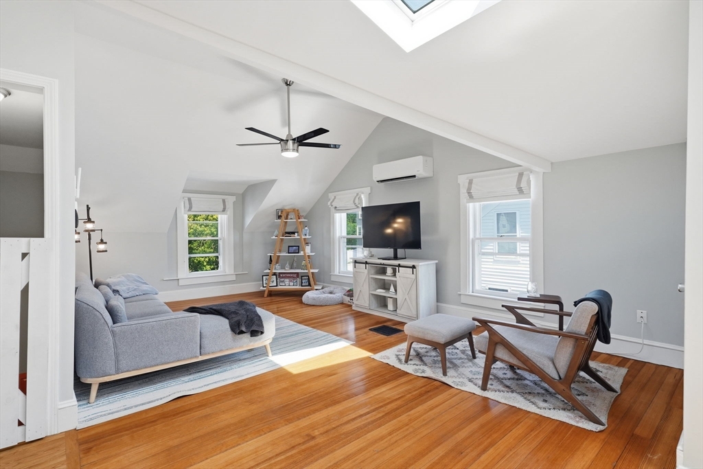 16 Billows Street #B — photo