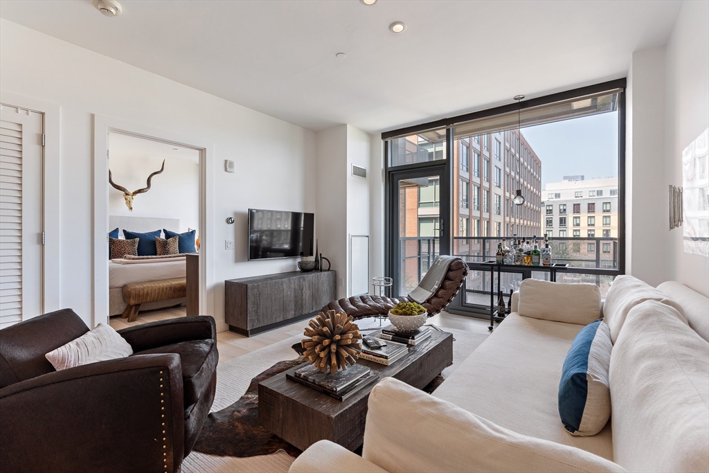 32 Traveler St #413 — photo