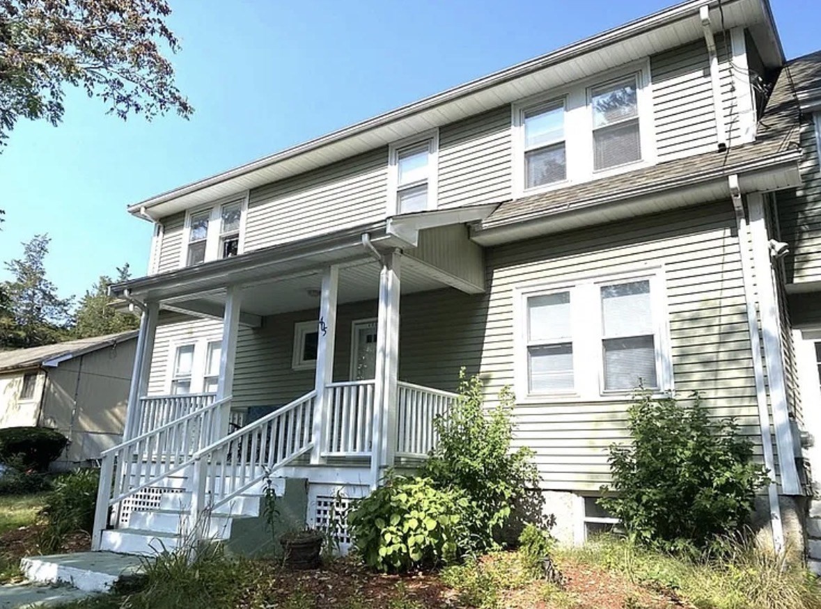405 Village St #2 — photo