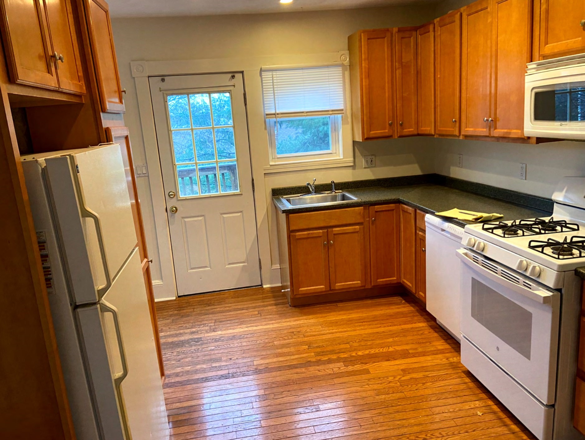 192 Pleasant St #2 — photo