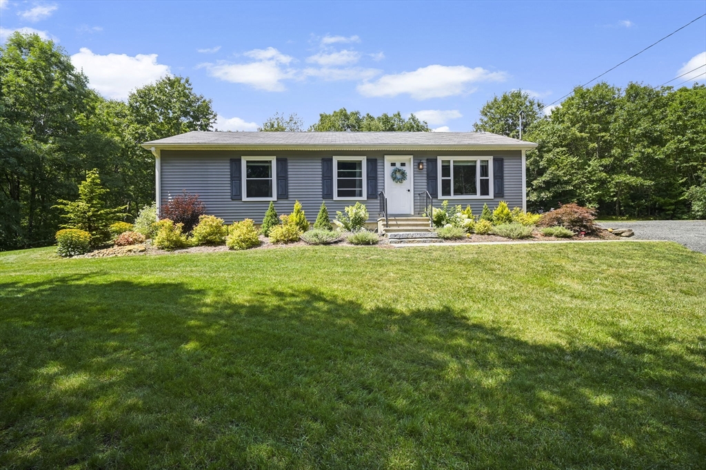 87 Monson Road, Wales, MA 01081