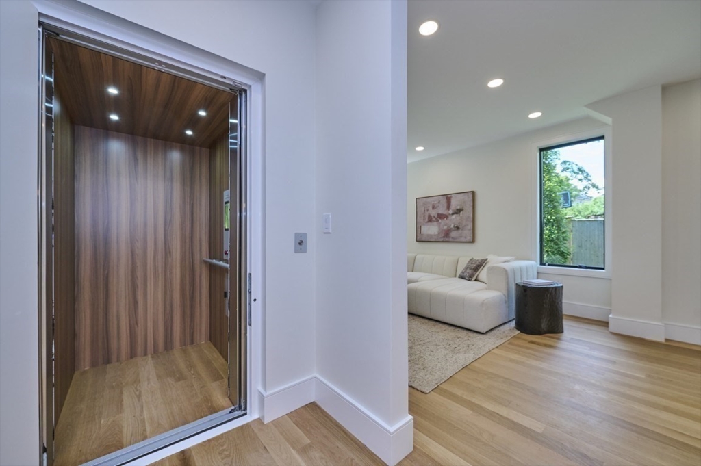 123 Fuller #B — photo