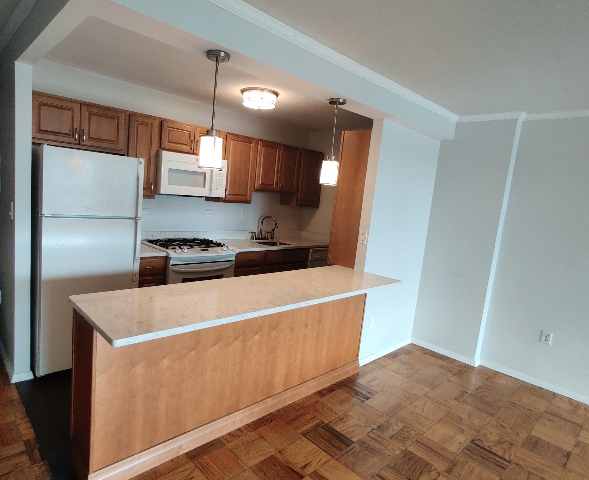 9 Hawthorne Place #8P — photo