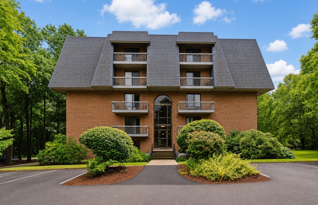 65 Commons Dr #210 — photo