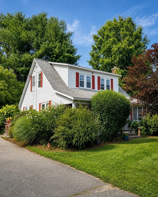 373 College Hwy — photo