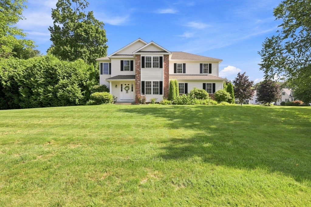 32 Waterford Dr — photo