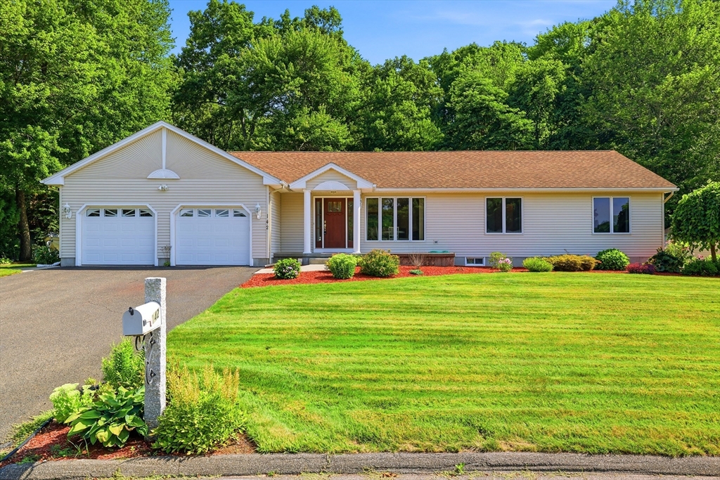 142 Oak Knoll Cir — photo