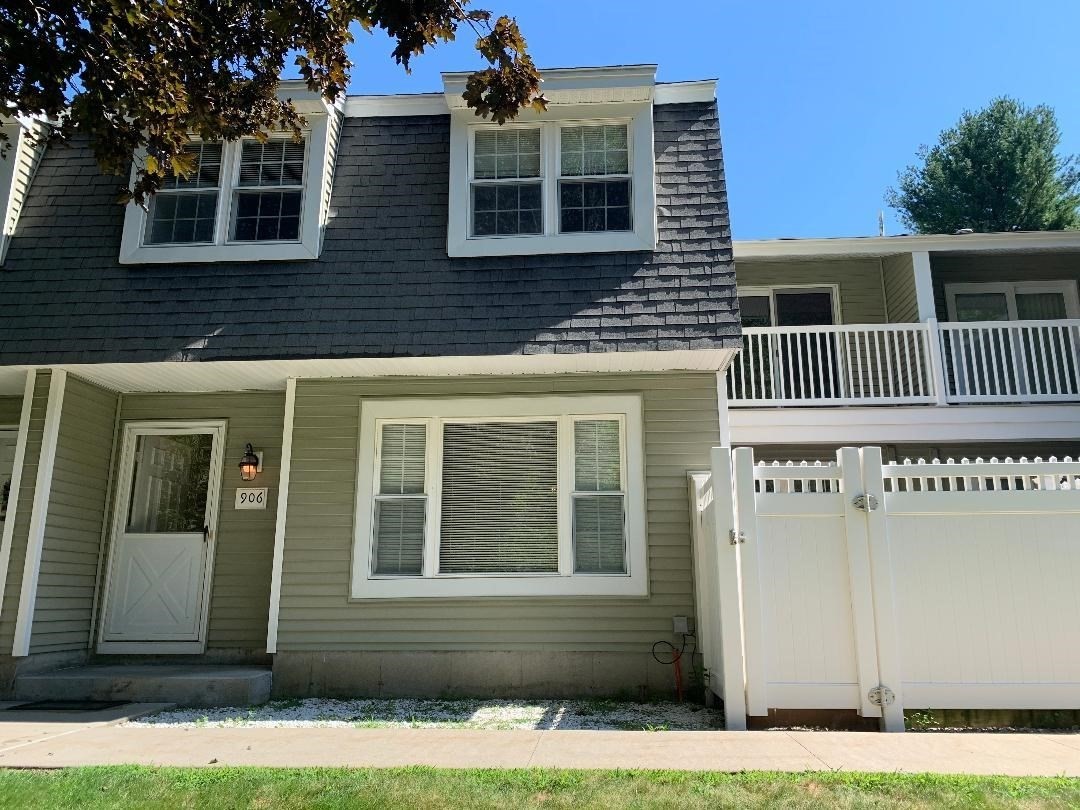 906 Edgebrook Drive #906 — photo