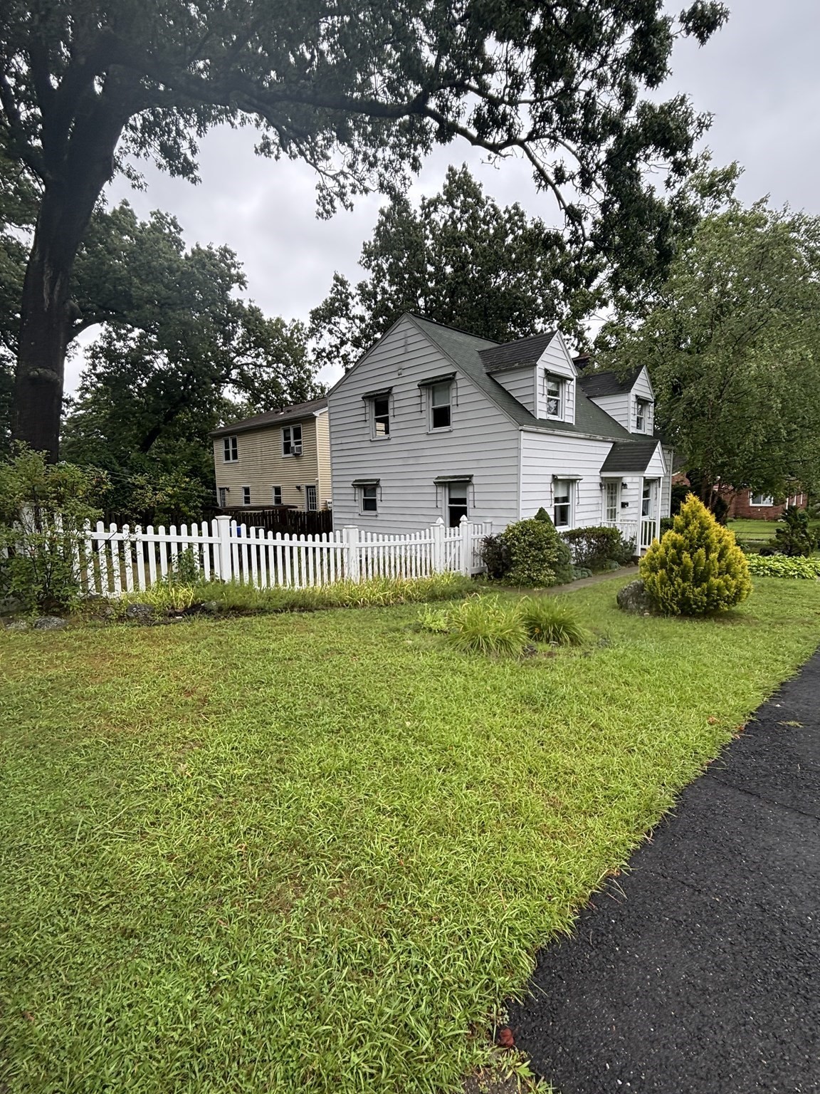 137 Appleton Street, Springfield, MA 01108 — photo 2
