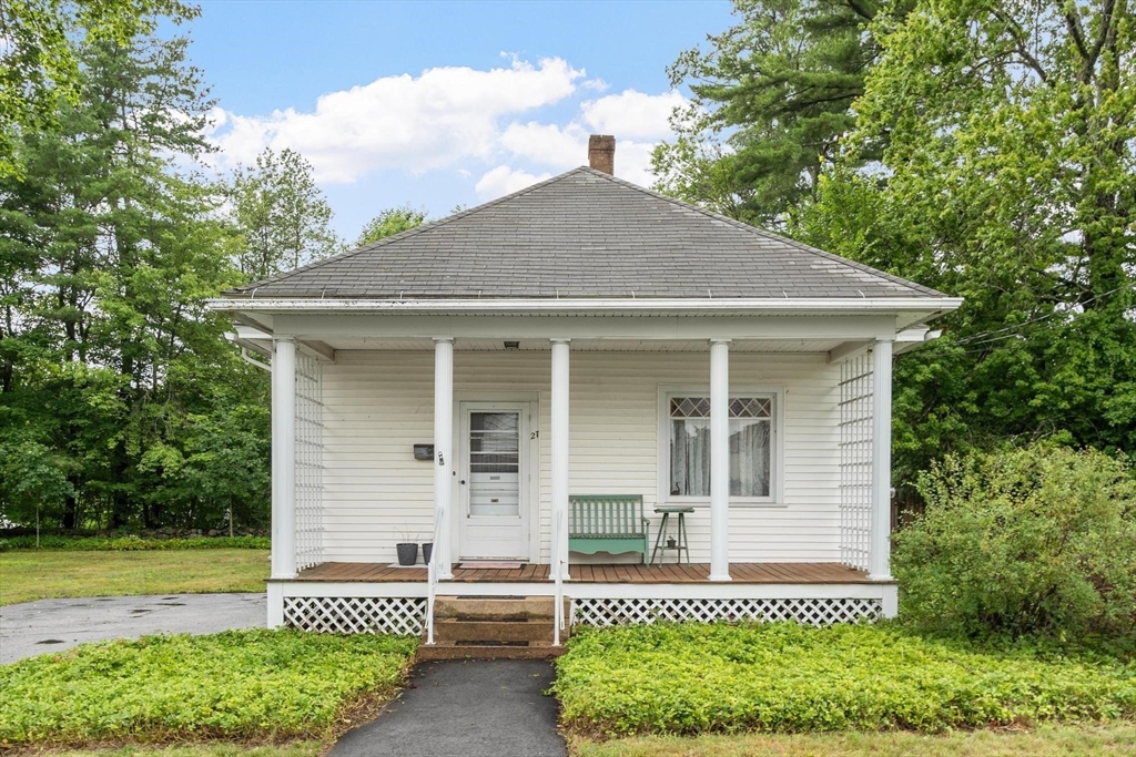 27 Foss Road, Gardner, MA 01440