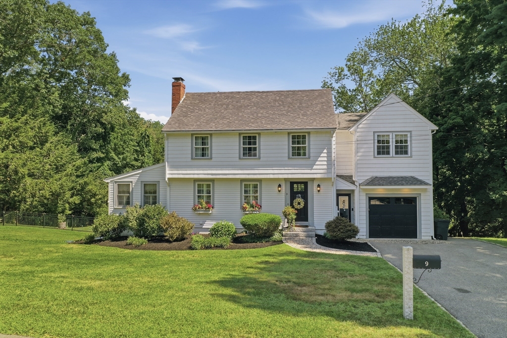 9 Tapley Road, Lynnfield, MA 01940