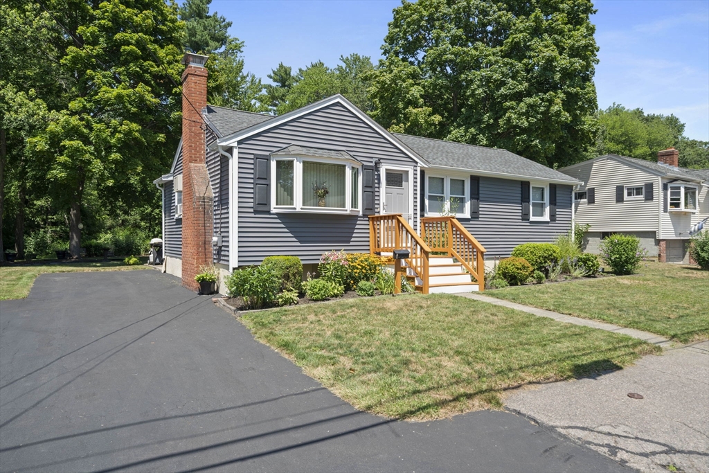 38 Roseen Road, Holbrook, MA 02343