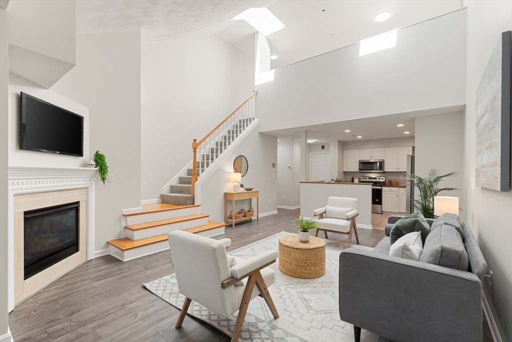 661 Lowell St #14 — photo