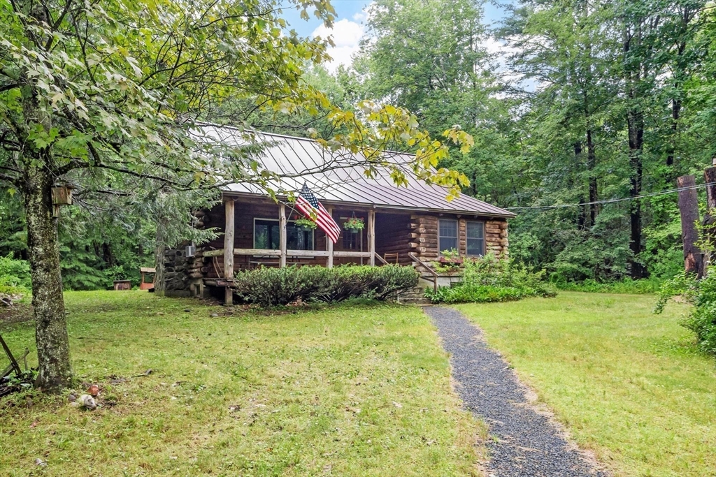 300 Lockes Village Road, Wendell, MA 01379