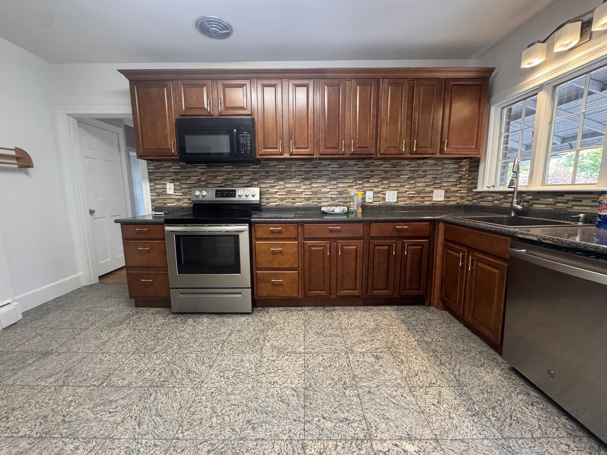 10-12 Webster St #1 — photo