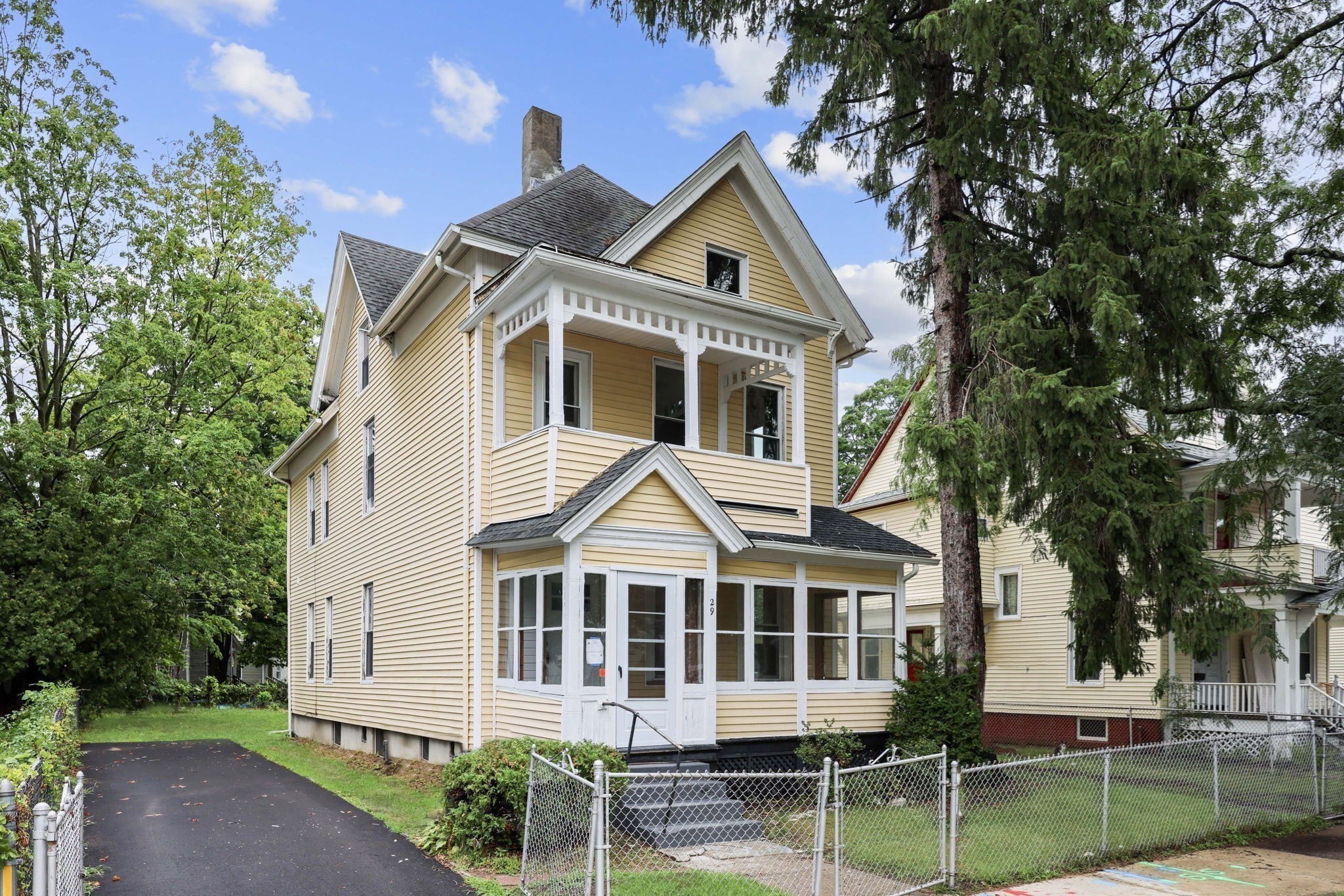 29 Yale Street, Springfield, MA 01109