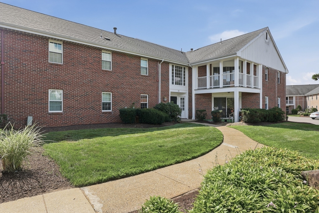 25 Jessica Dr #a — photo