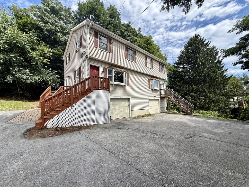 46 Winneconnett Road, Worcester, MA 01605