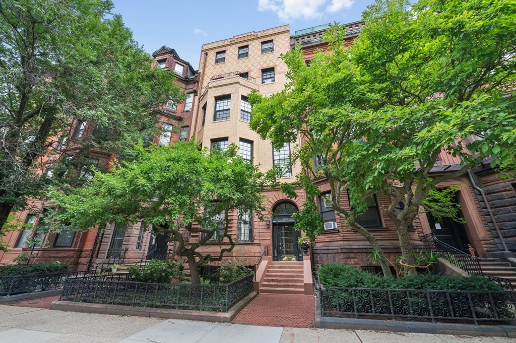 233 Commonwealth Avenue #7 — photo