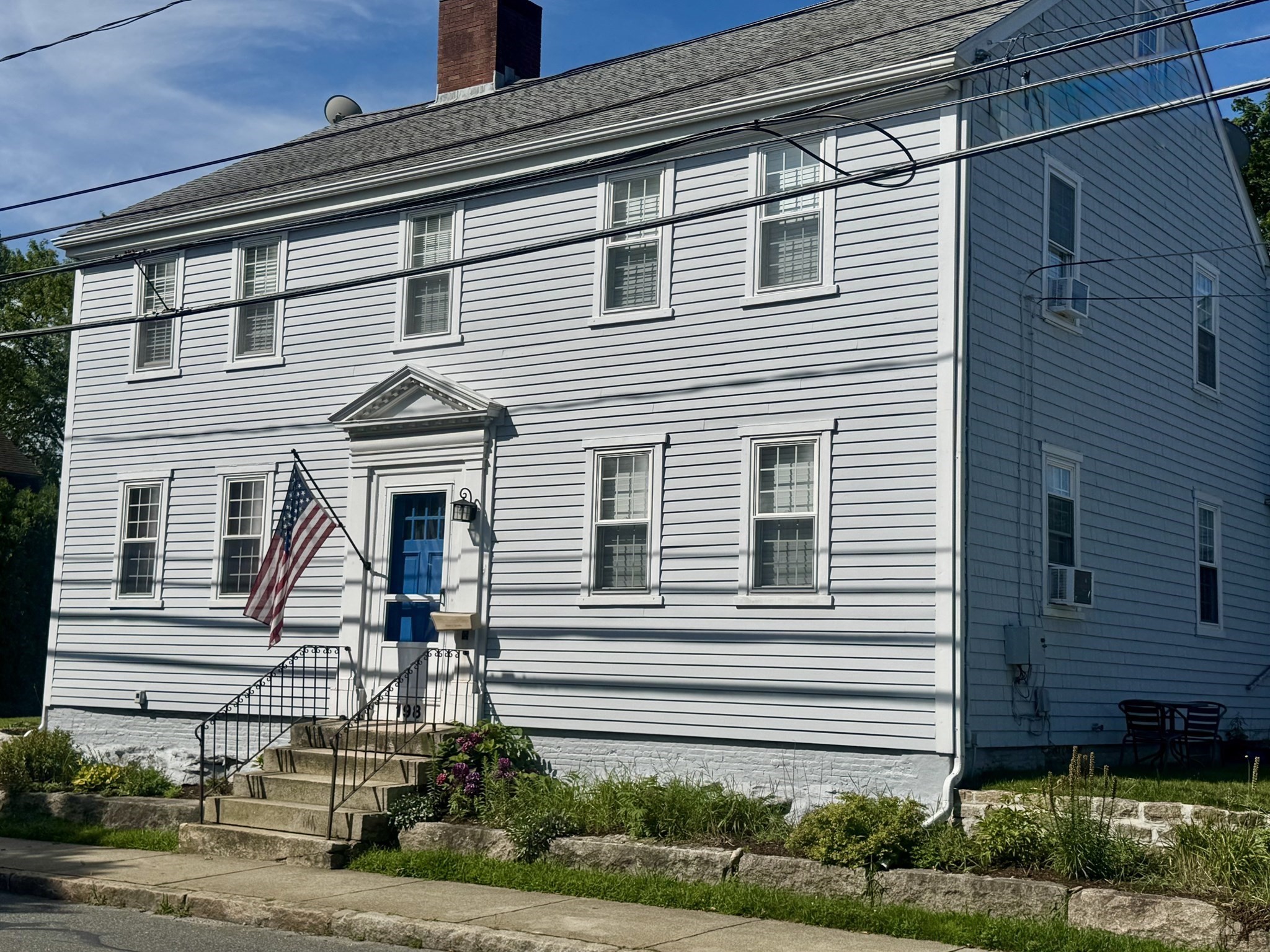 198 Main St 2 South — photo