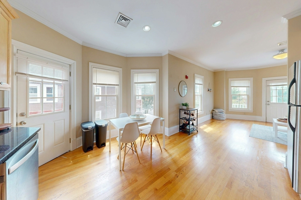 561 Broadway #a2 — photo