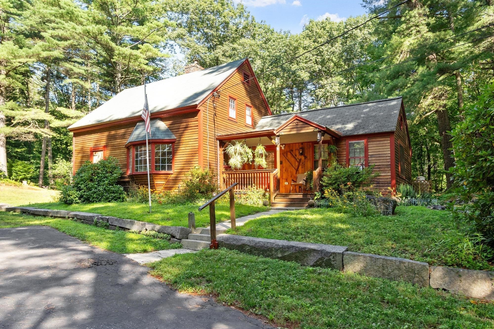 38 Laurelwood Rd — photo