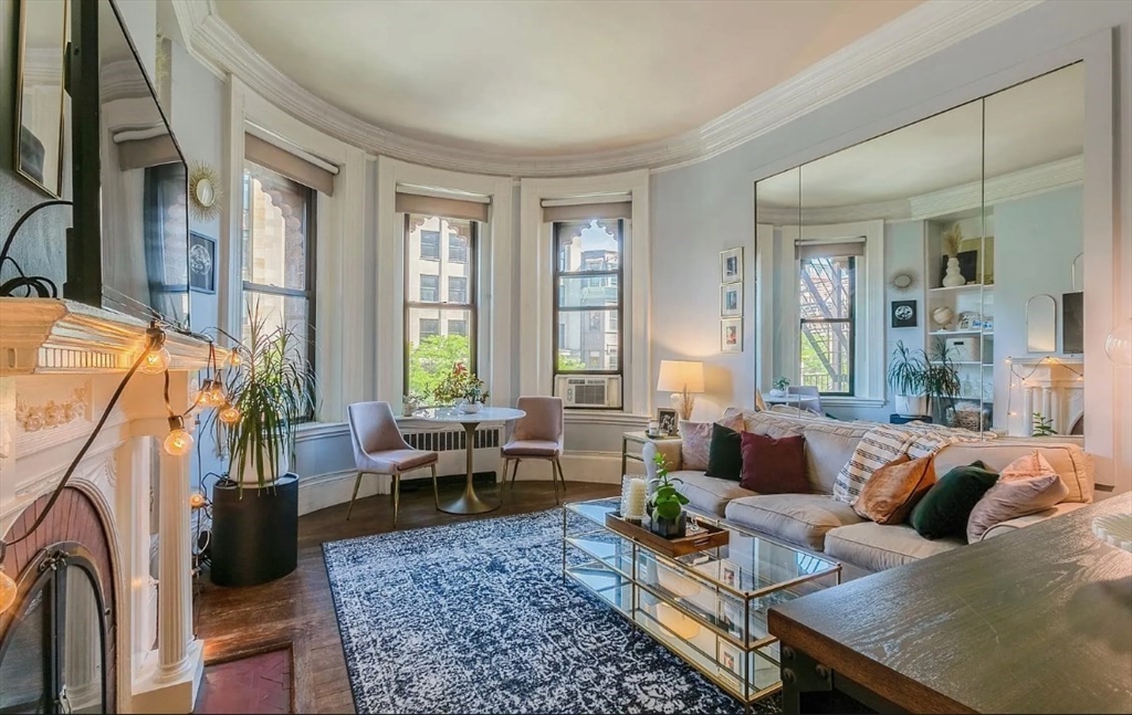 271 Dartmouth Street #2M — photo
