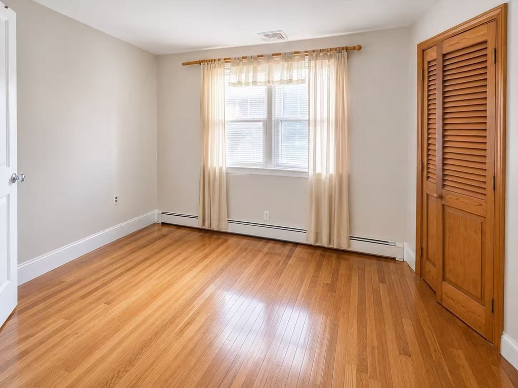 8 Grace Road, Woburn, MA 01801 — photo 3