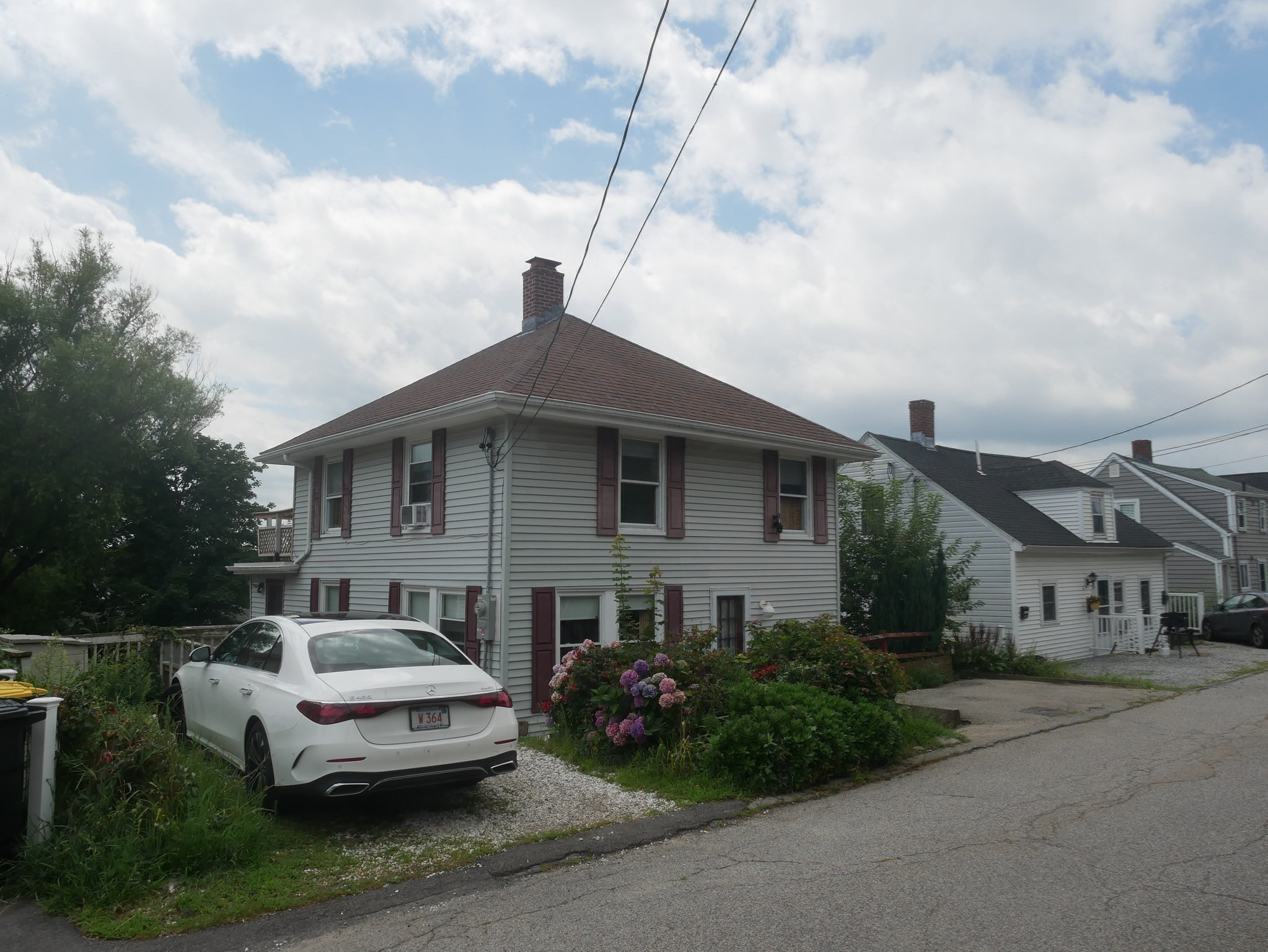 16 Hillside Rd — photo