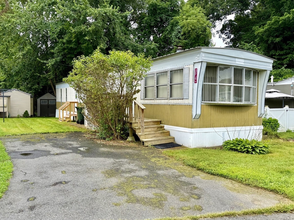 229 Miller St #F4 — photo
