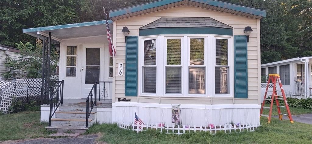 305 Turnpike St #230 — photo