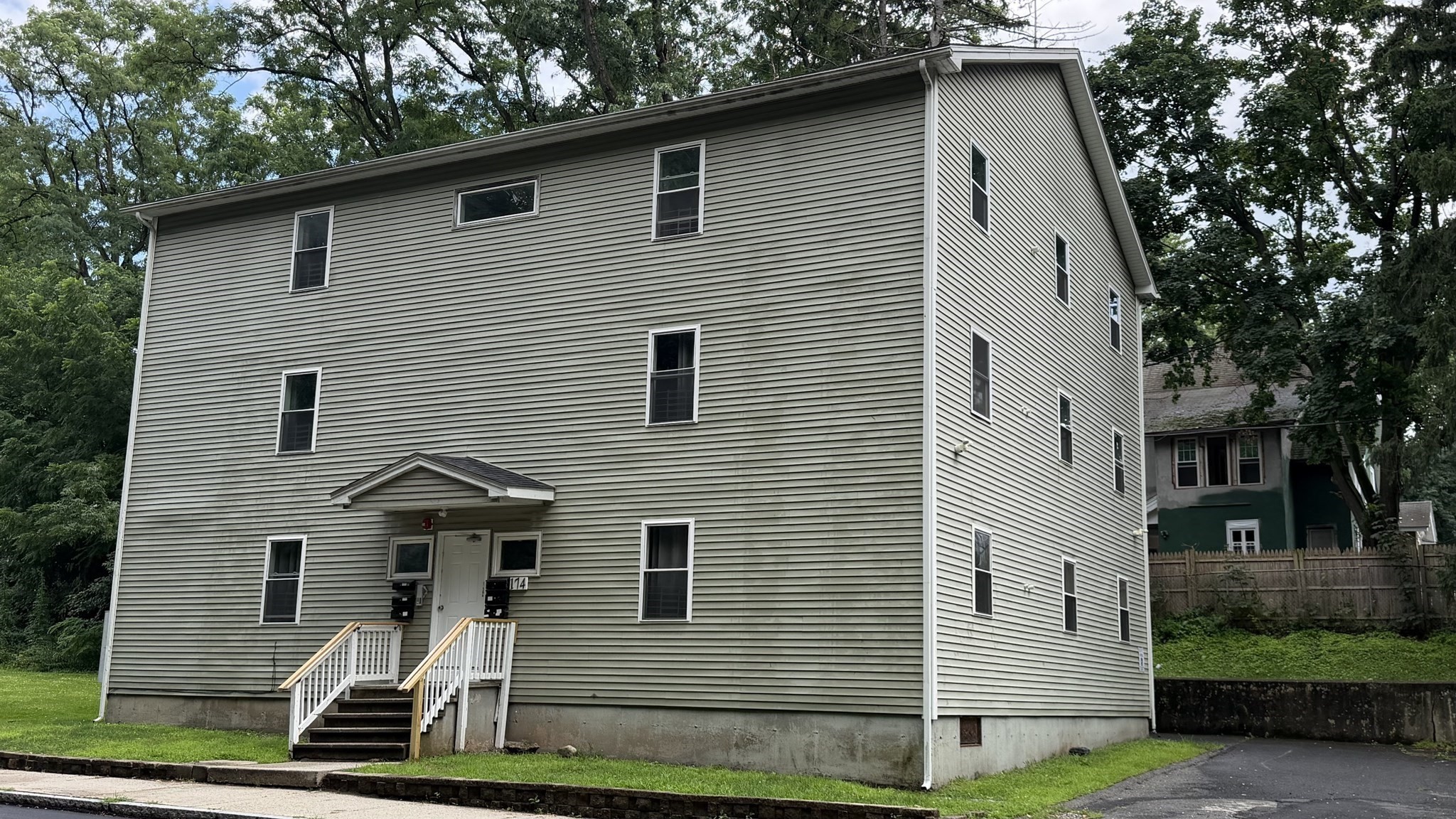 174 Locust Street, Springfield, MA 01108