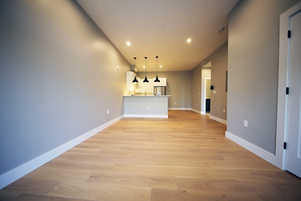 60 Cross St E #109 — photo