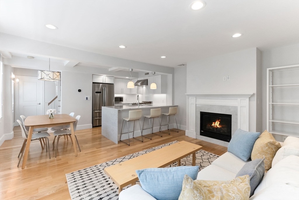 327-329 Hurley St #2 — photo