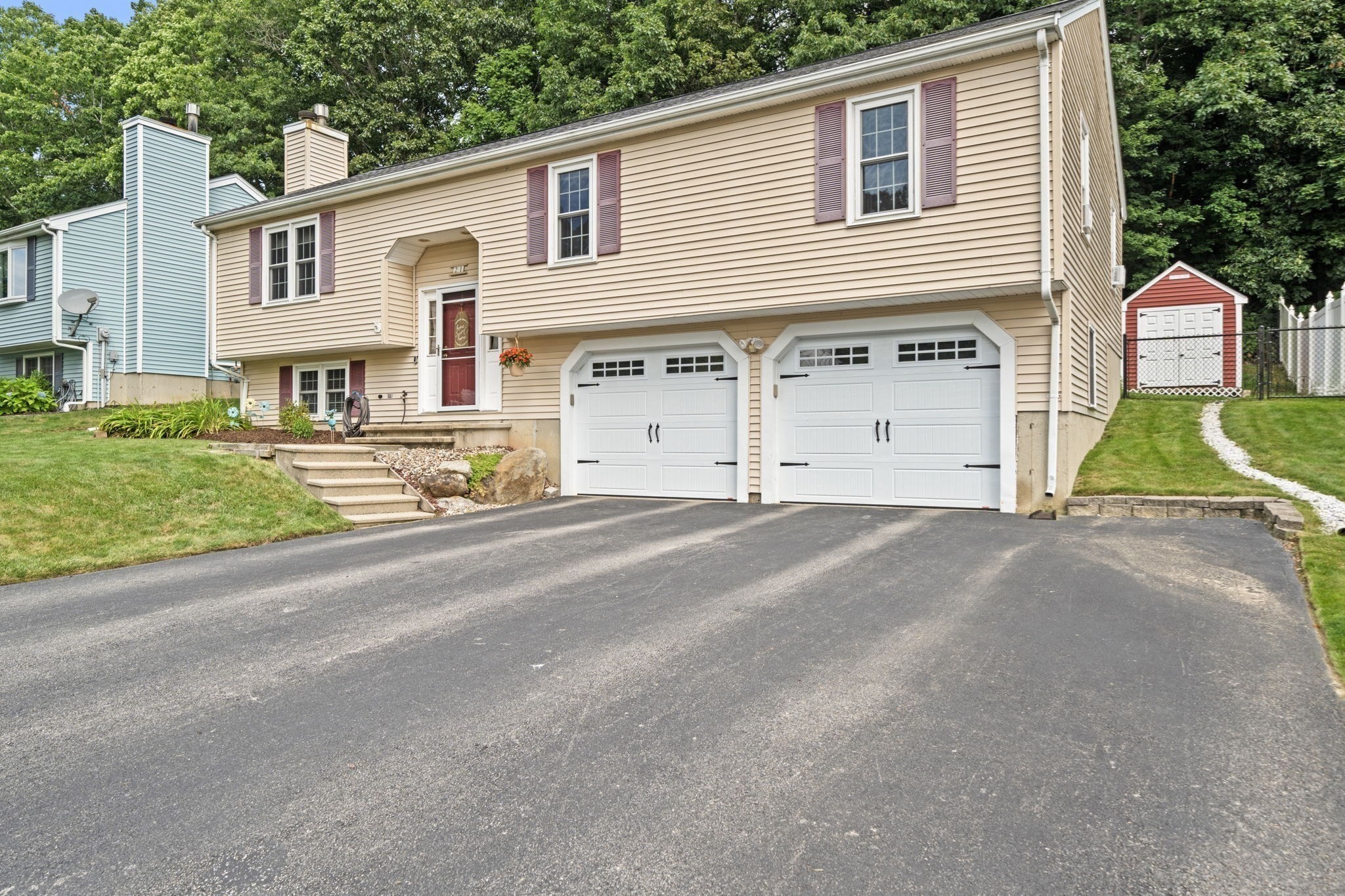21 Corinth, Worcester, MA 01606 — photo 2