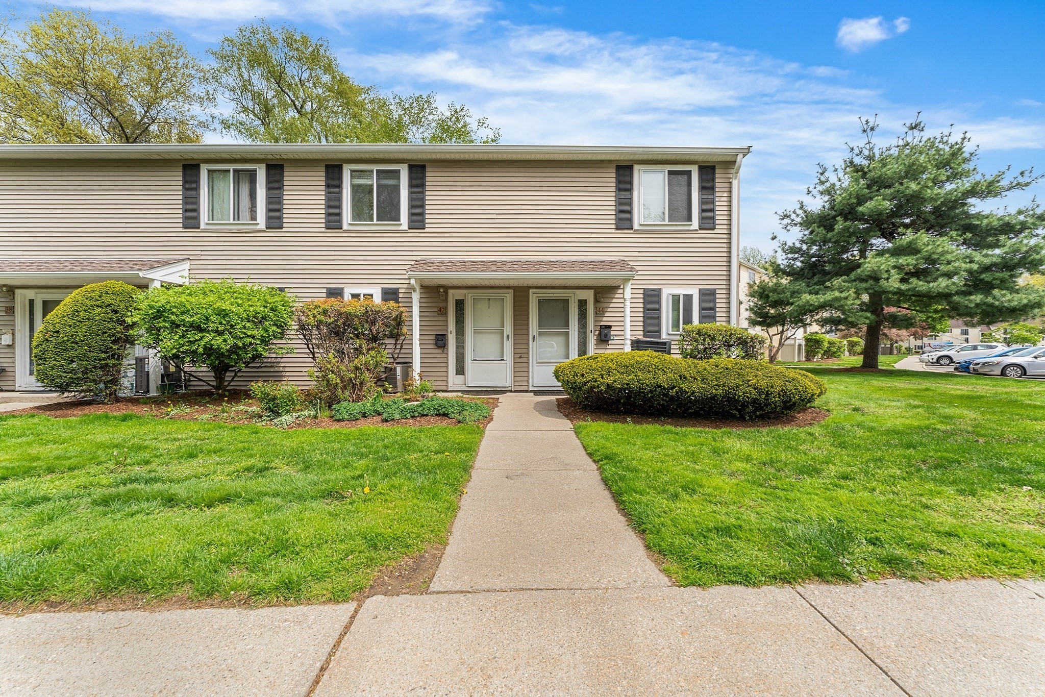 42 Village Brook Ln. #42 — photo
