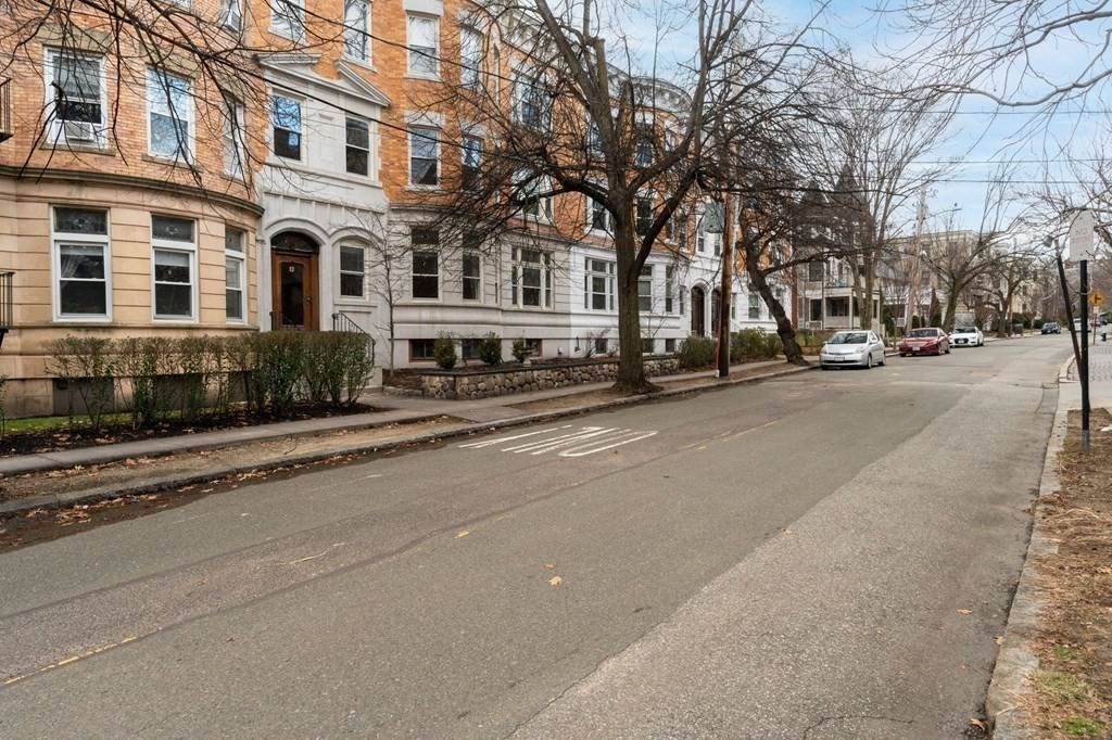 8 Kilsyth Road #G, Brookline, MA 02445 — photo 2