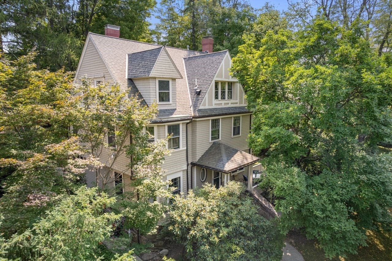292 Clinton Road, Brookline, MA 02445 — photo 2
