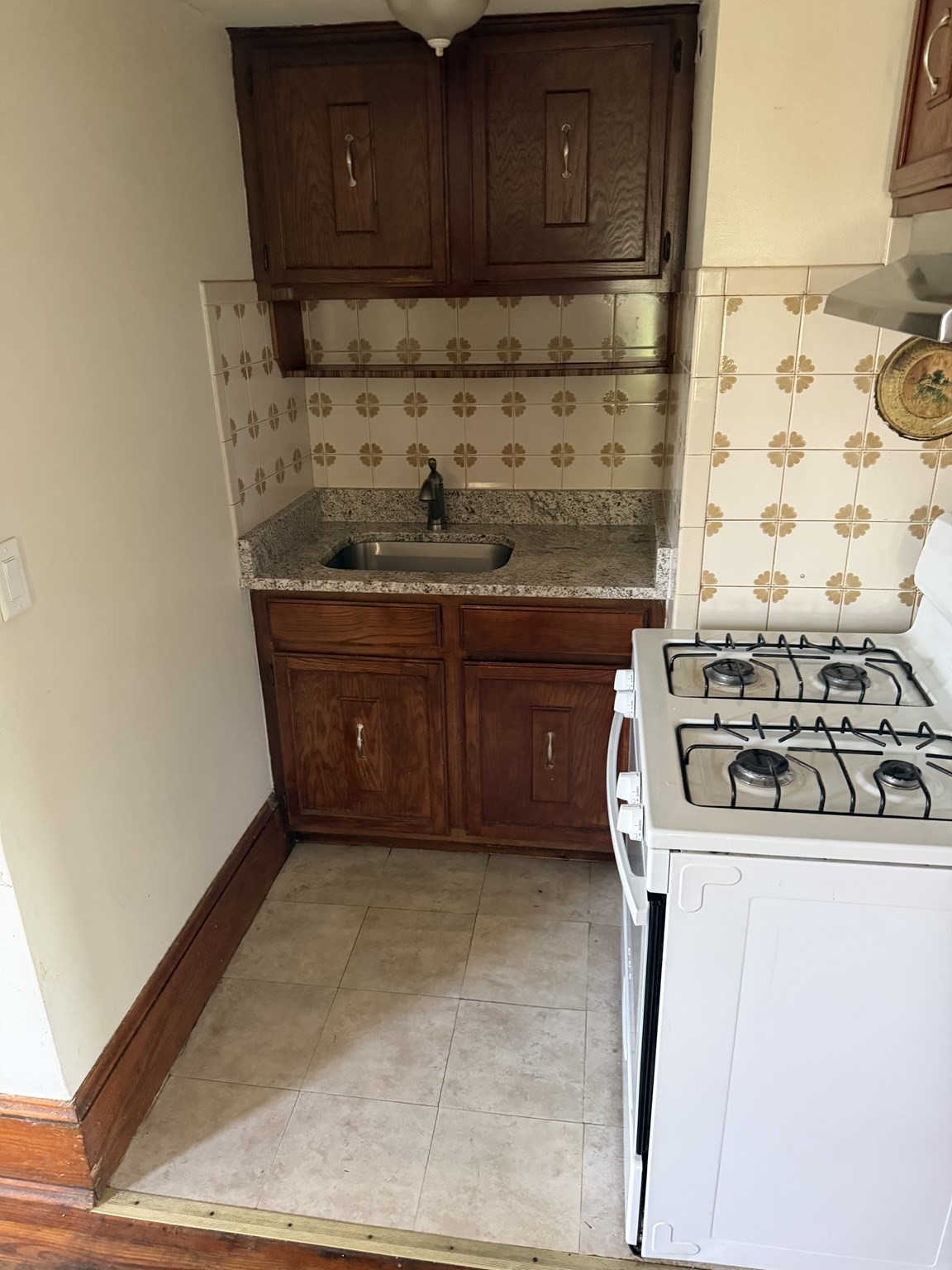 1508 Central St #6 — photo