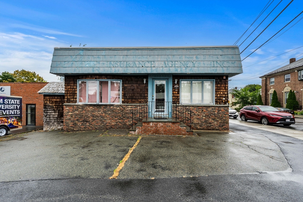 66 Loring Ave — photo
