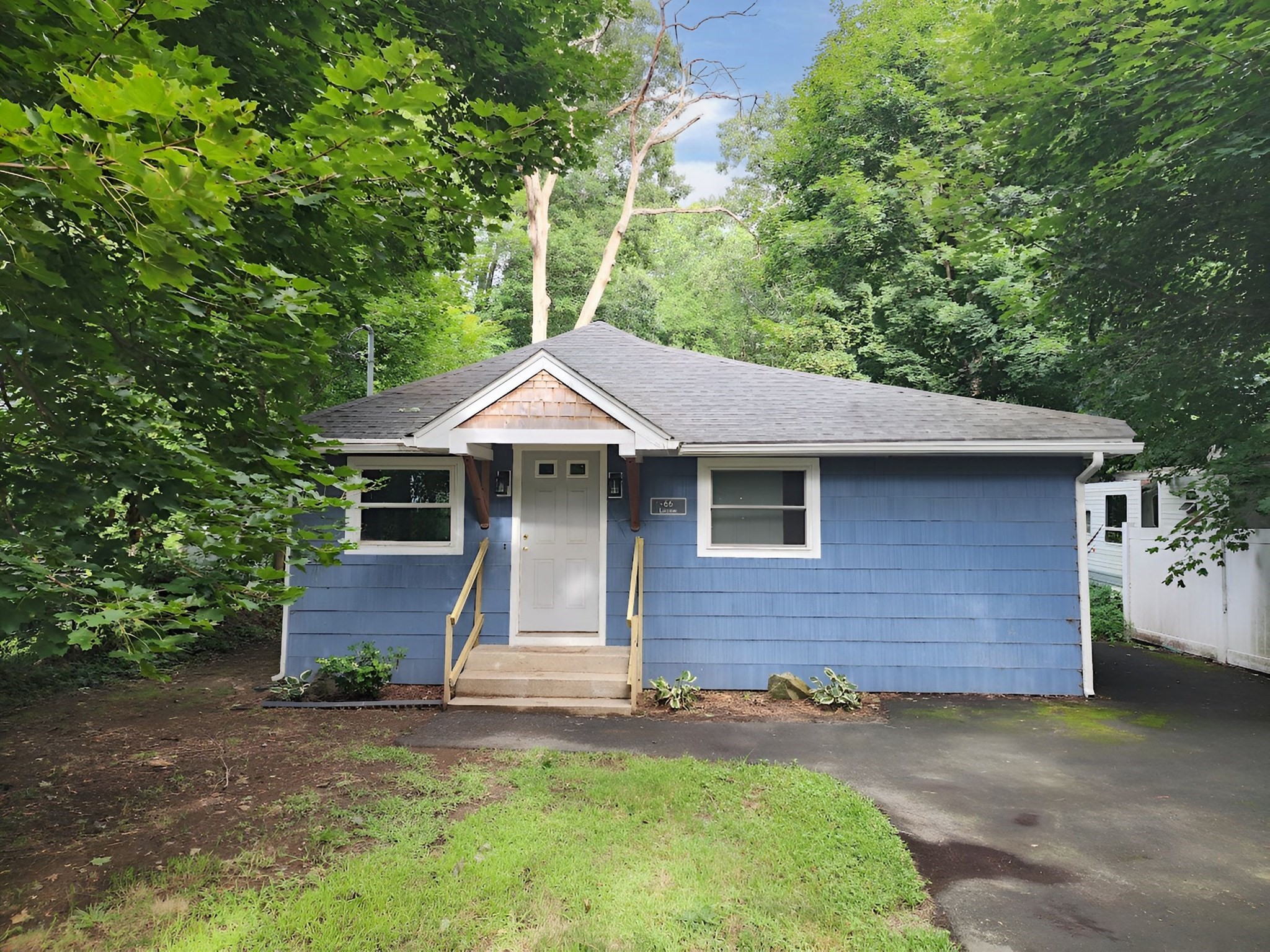 66 Lakeshore Dr — photo