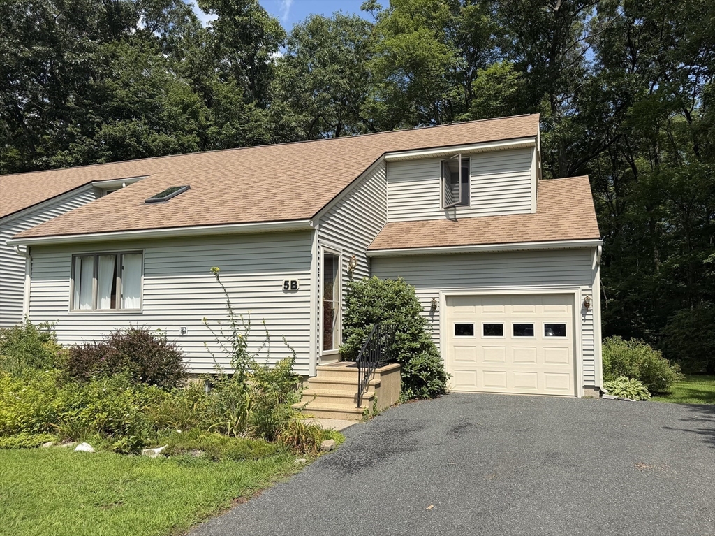 5 Meadow Oak Ln #B — photo