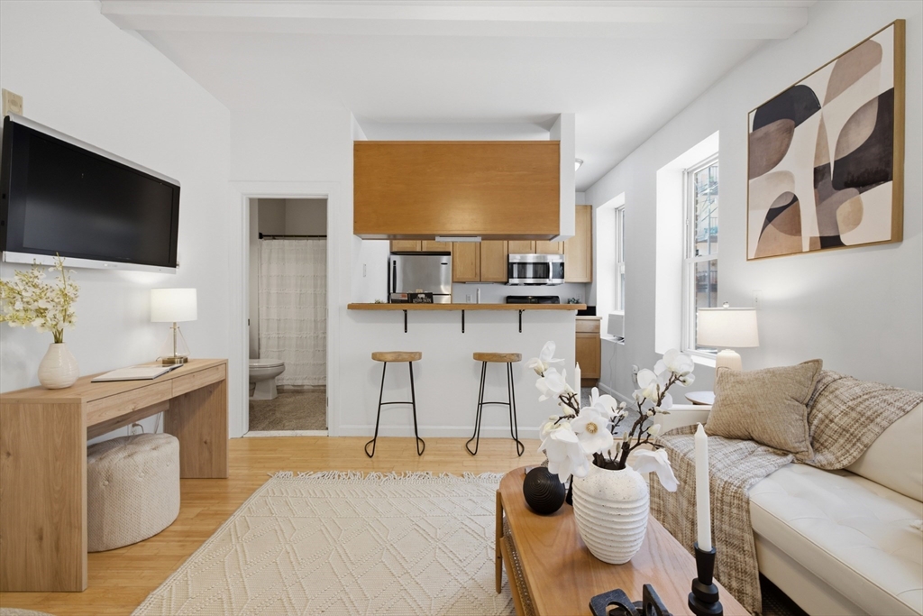 330 Summit Ave #104 — photo