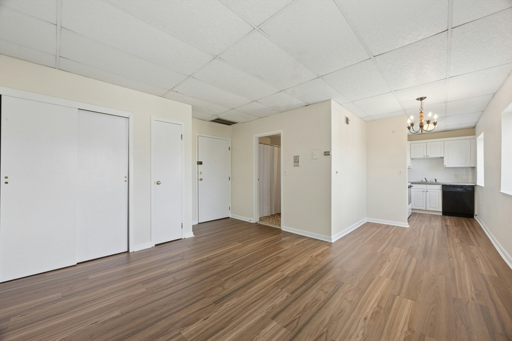 549 E 4th St #D5 — photo