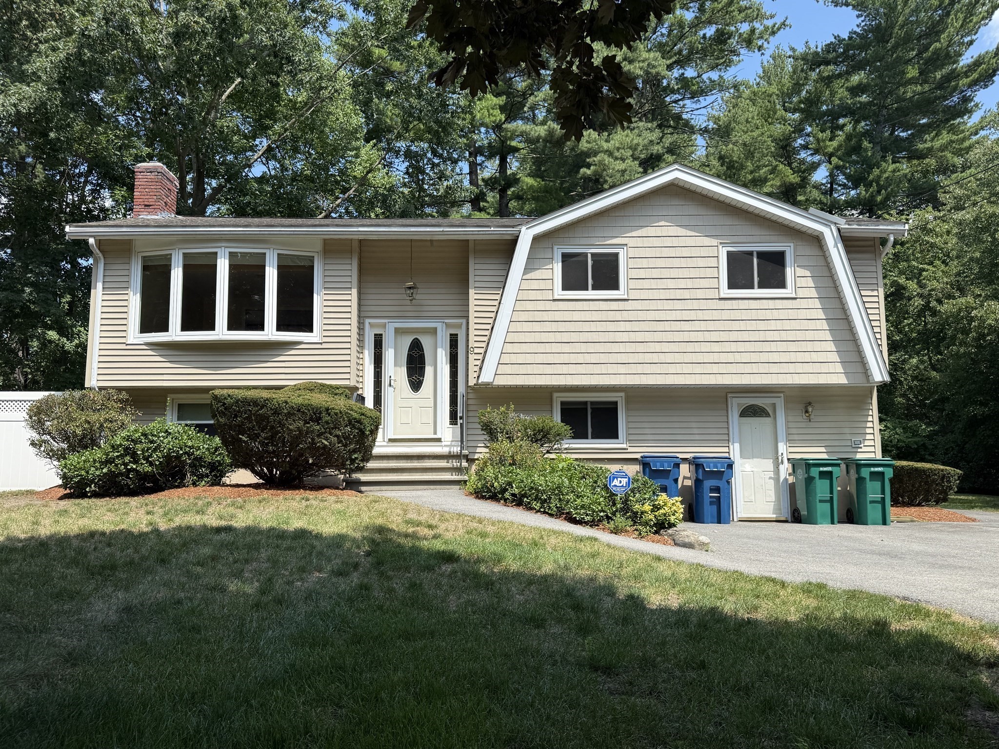 9 Brookdale Circle — photo